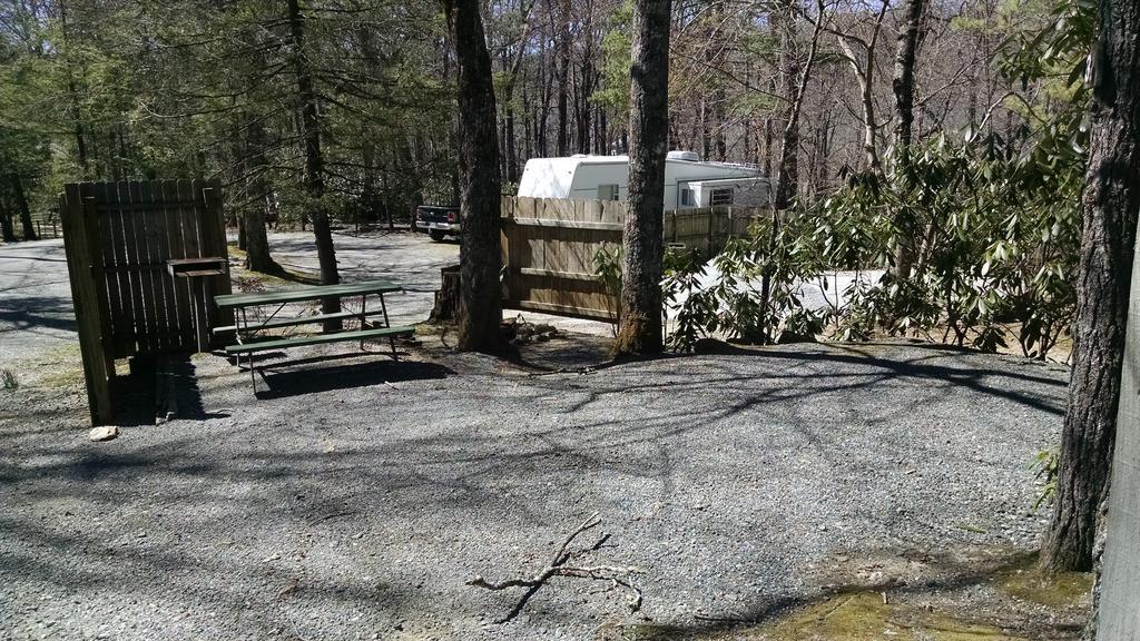 Linville Falls Campground, Rv Park, And Cabins Exterior foto
