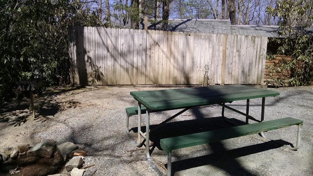 Linville Falls Campground, Rv Park, And Cabins Exterior foto