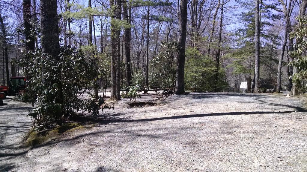 Linville Falls Campground, Rv Park, And Cabins Exterior foto