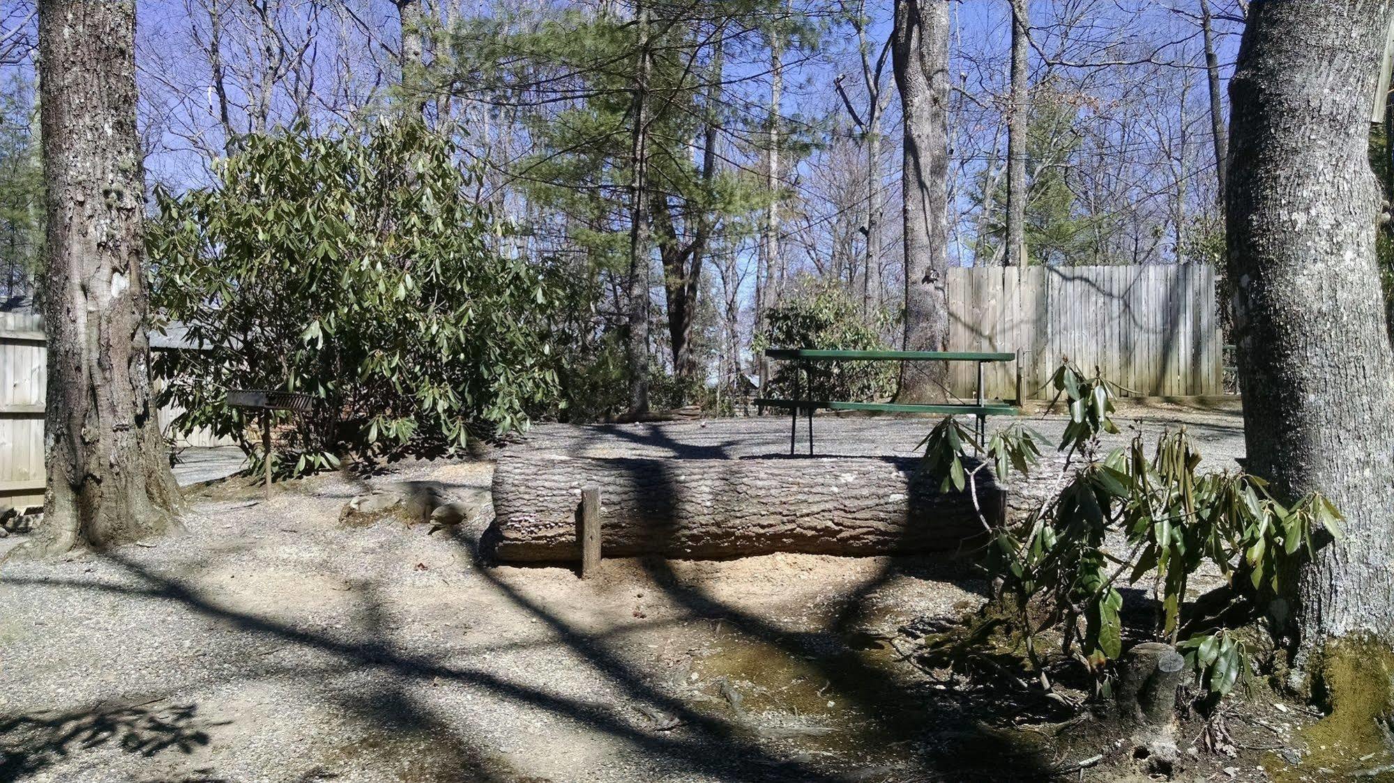 Linville Falls Campground, Rv Park, And Cabins Exterior foto