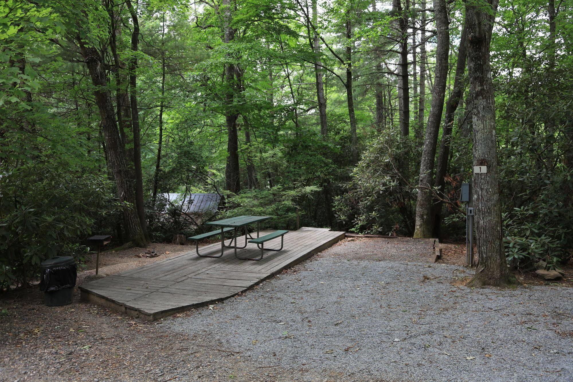 Linville Falls Campground, Rv Park, And Cabins Exterior foto